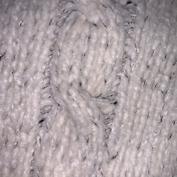 PAC SUN L.A. Hearts cropped sweater - Picture 3 of 4